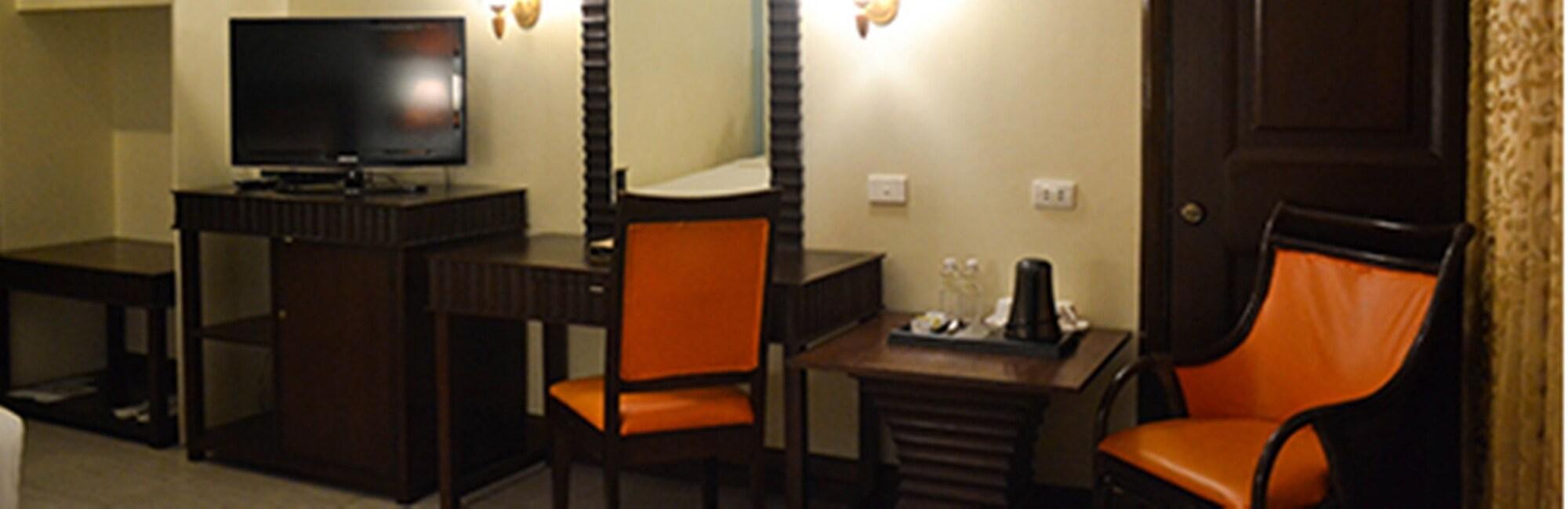 The Royal Mandaya Hotel Davao Exterior photo
