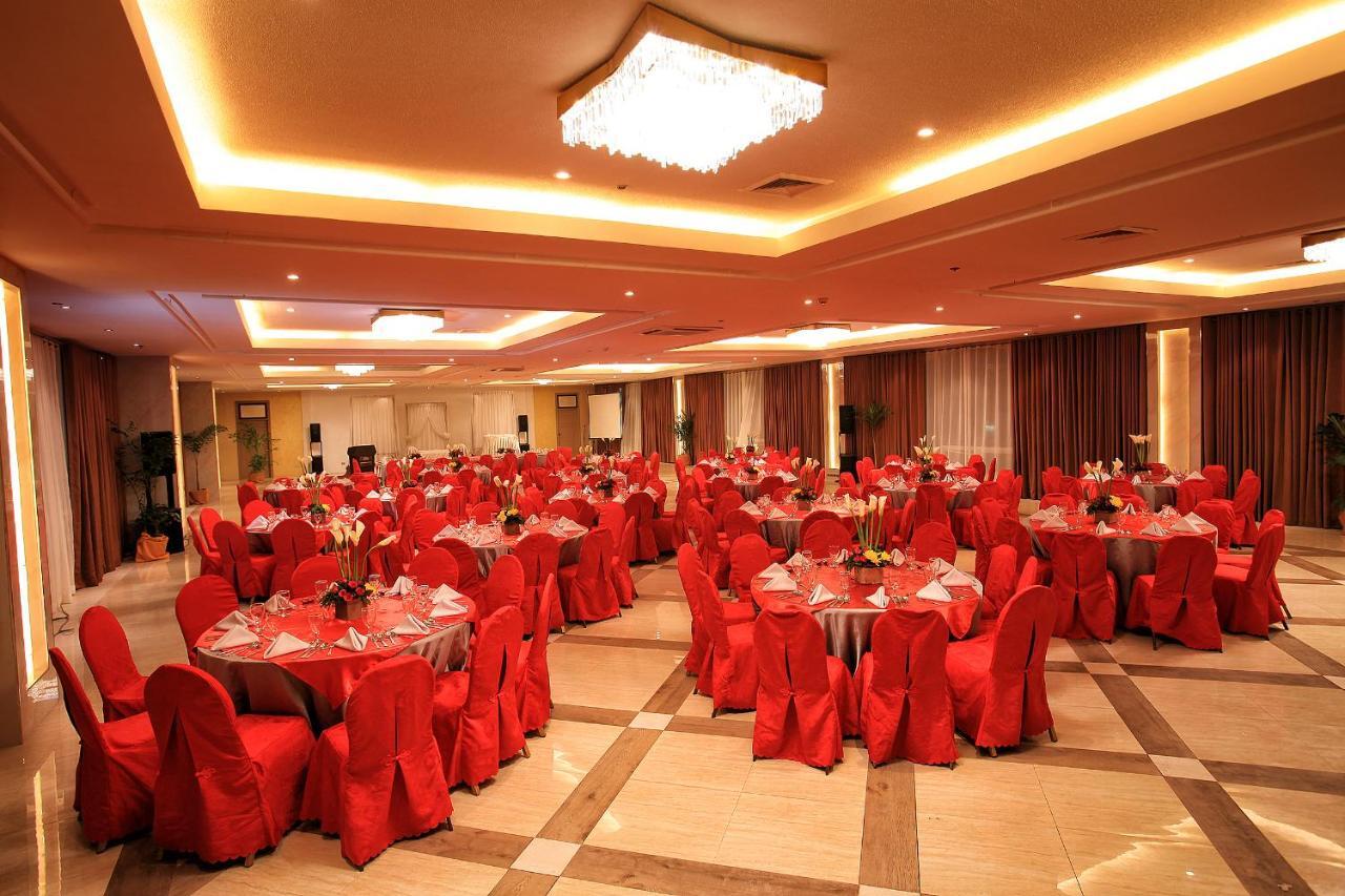 The Royal Mandaya Hotel Davao Exterior photo
